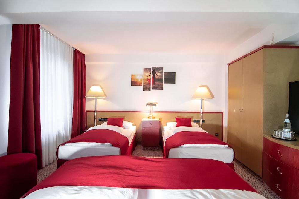 Leomar Hotel Ulm Exterior foto