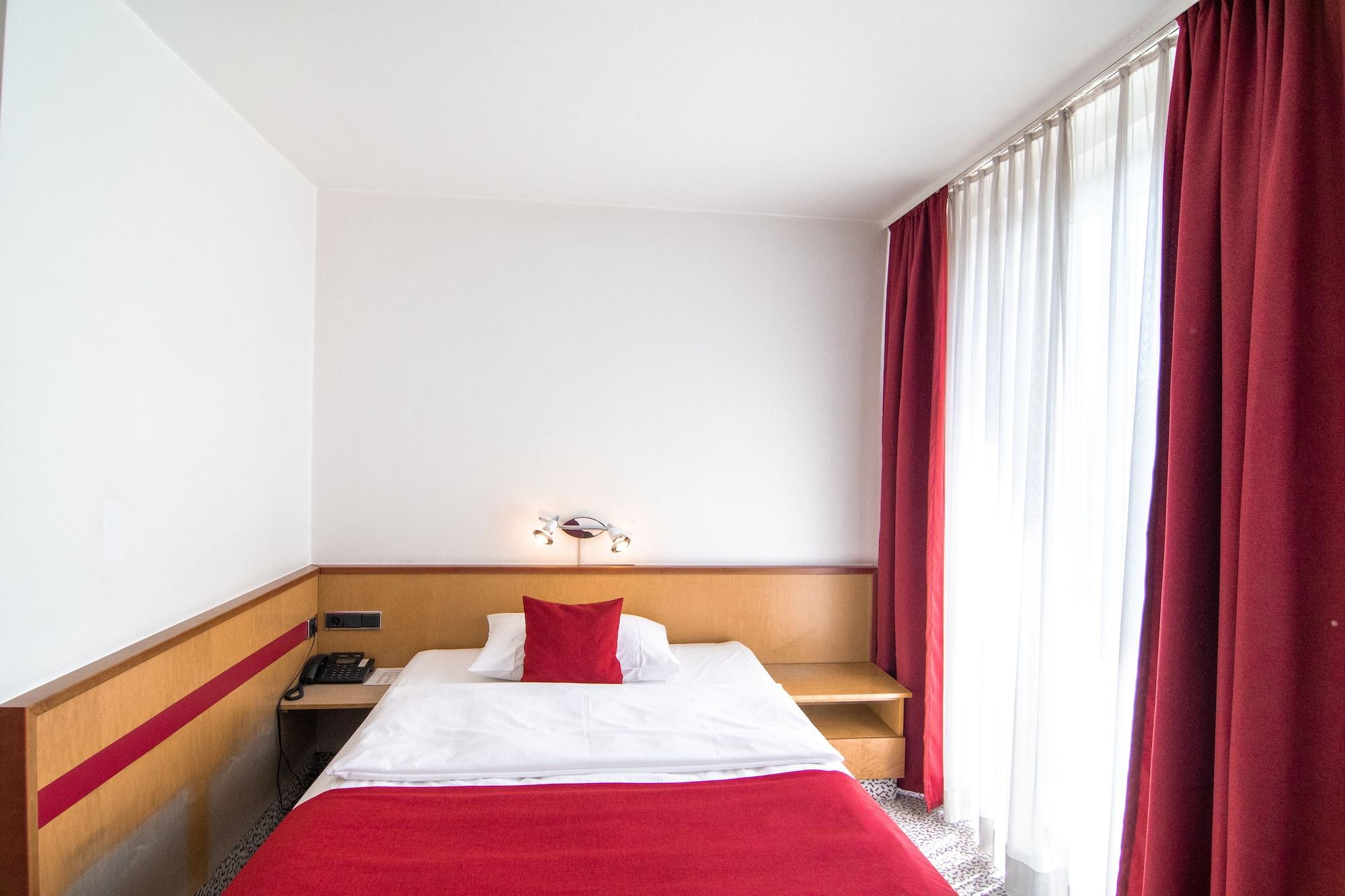 Leomar Hotel Ulm Exterior foto