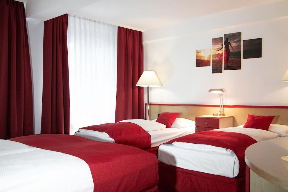 Leomar Hotel Ulm Exterior foto