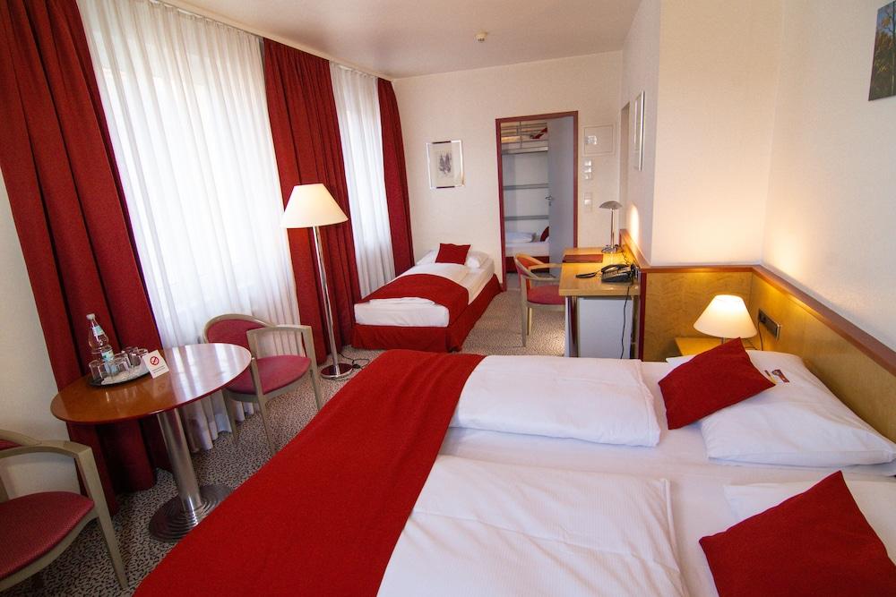 Leomar Hotel Ulm Exterior foto