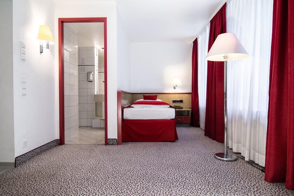 Leomar Hotel Ulm Exterior foto