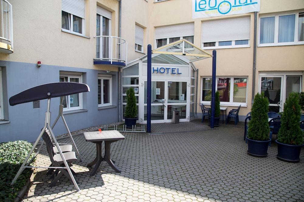 Leomar Hotel Ulm Exterior foto